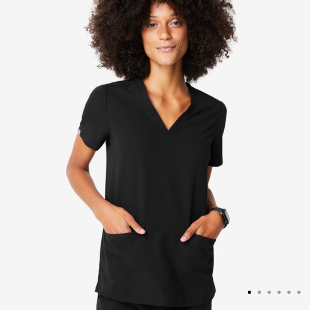 Figs Like New Black Three Pocket Casma Scrub Top